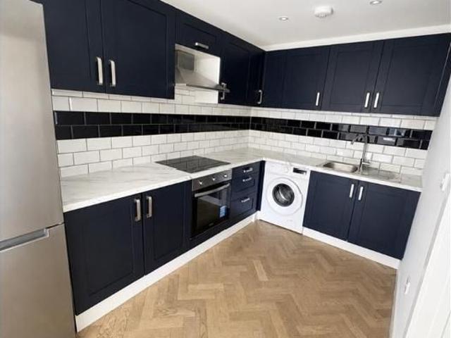 Apartment for rent in Hampton Hill, Greater London