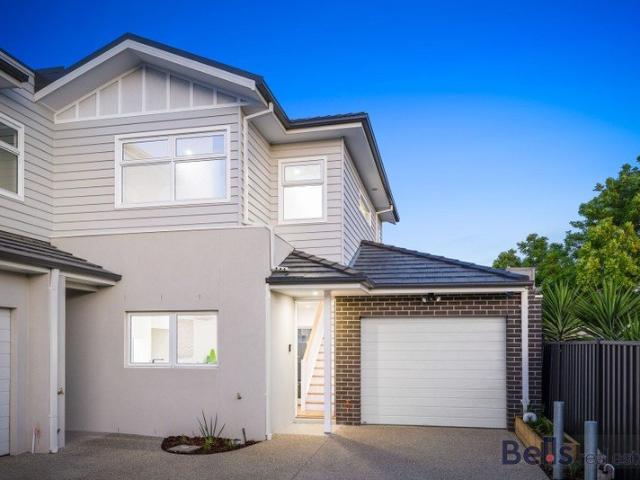 Townhouse for sale in Camerons Creek, Victoria