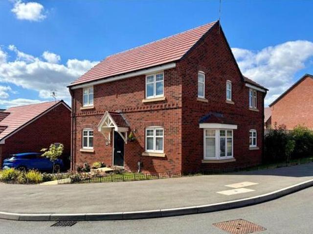 House for sale in Green Close, Warwickshire