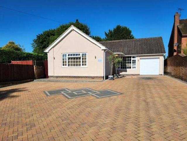 House for sale in Green Close, Warwickshire