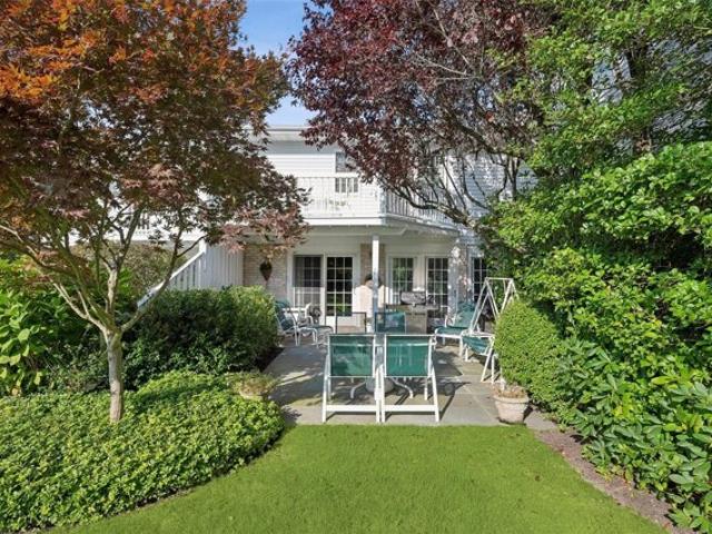 Condo for sale in Southampton