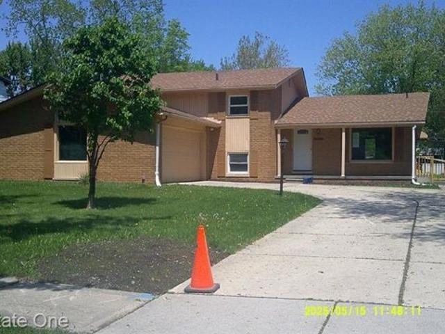 House for sale in Grosse Ile