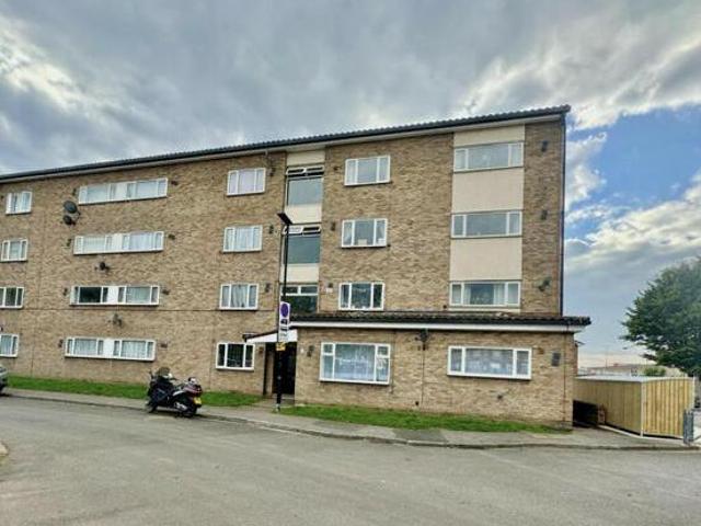 House for sale in London Borough of Hounslow, Feltham