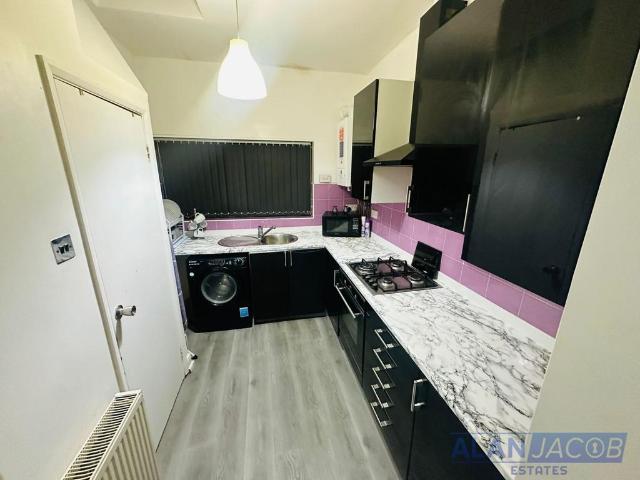 Apartment for rent in Loxford, Seven Kings