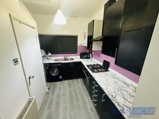 Apartment for rent in Loxford, Seven Kings