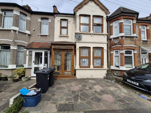 House for rent in Loxford, Greater London