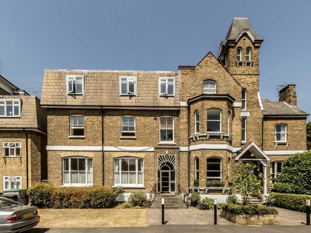 Apartment for rent in Hampton Hill, Greater London