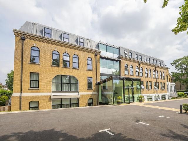 Apartment for rent in Hampton Hill, Greater London