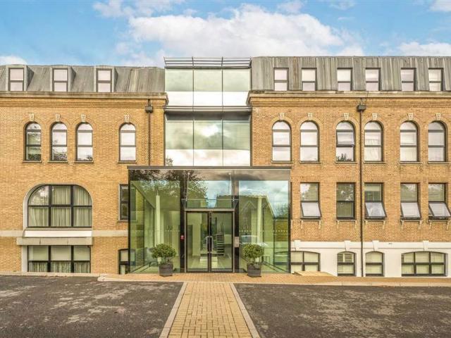 Apartment for rent in Hampton Hill, Greater London