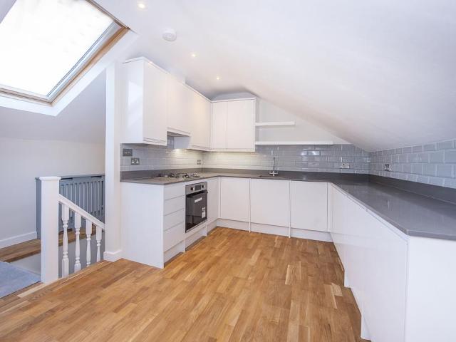 Apartment for rent in Hampton Hill, Greater London
