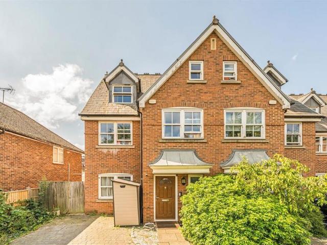 House for rent in Hampton Hill, Greater London
