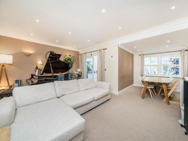 House for rent in Hampton Hill, Greater London