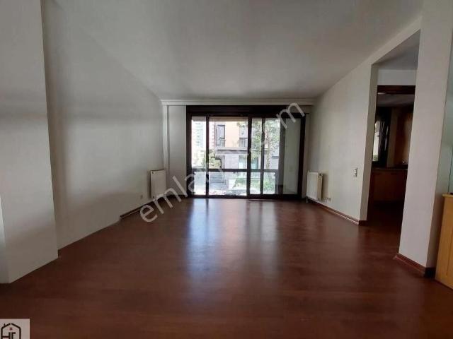 Kadiköy, İstanbul içerisinde kiralık mülk