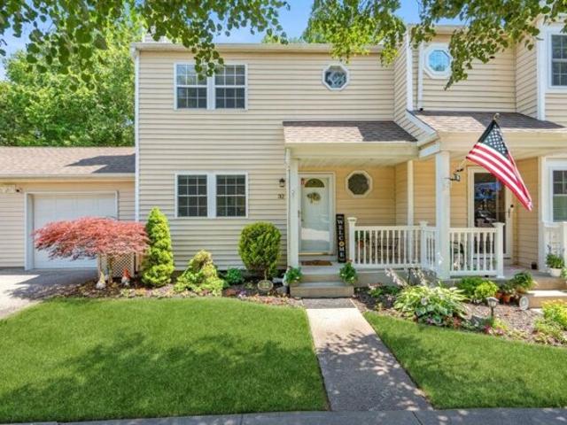 Condo for sale in Yaphank