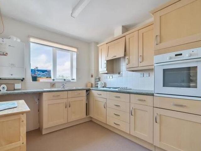 House for sale in Luton