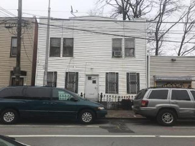 House for sale in Queens, Arverne