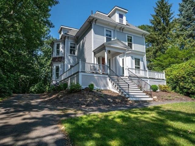 House for sale in Newton