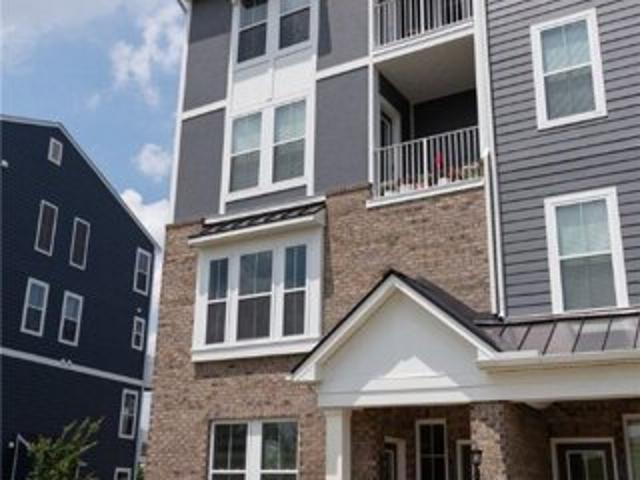 Condo for sale in Chesterfield