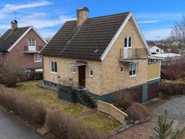 Villa till salu i Hallstahammar, Västmanland