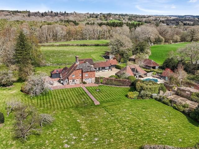 House for rent in Perryfields, West Sussex