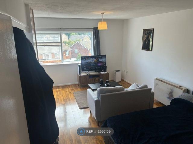 Studio for rent in Spring Park, Luton