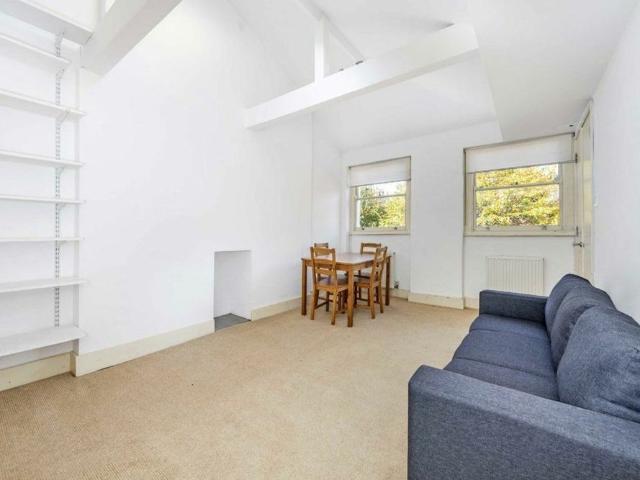 Apartment for rent in King's Cross, Cat Hill