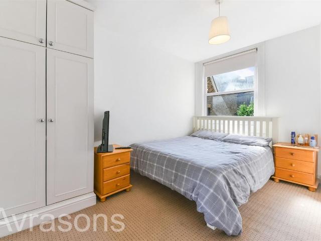 Apartment for rent in Myatt's Fields, Greater London