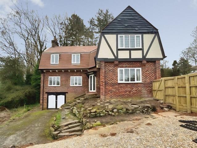 House for rent in Colshaw Farm, Wilmslow