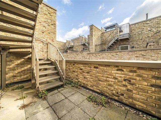 House for rent in Kidbrooke, Greater London