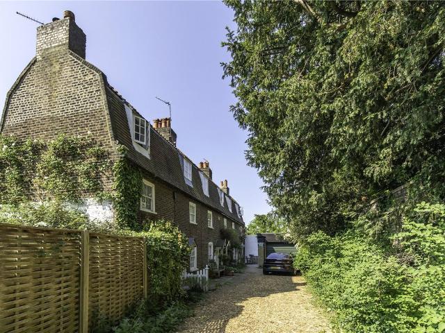 House for rent in London Borough of Merton, Greater London