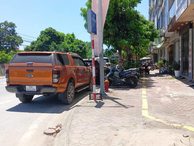 Nhà mặt phố bán