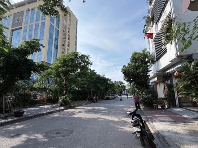 Nhà mặt phố bán