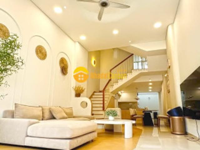 Nhà mặt phố bán