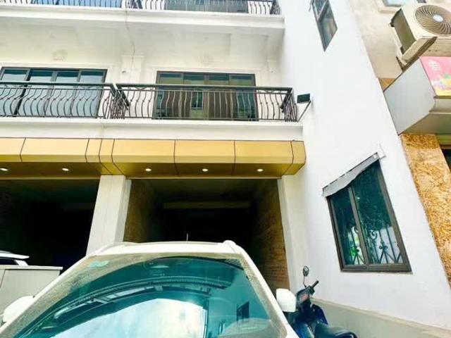 Nhà mặt phố bán tại Hoàn Kiếm, Hà Nội