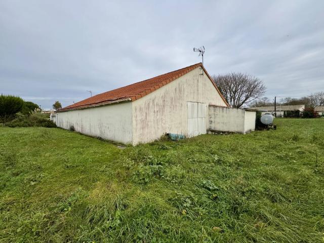 Garage vente à Meschers-sur-gironde, Diou