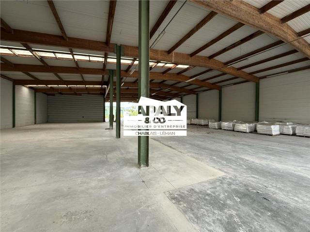 Local Commercial vente à ZAE de Bidaille, Scientrier