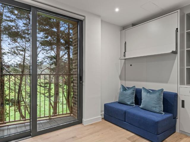 Studio for rent in London Borough of Ealing, Park Royal