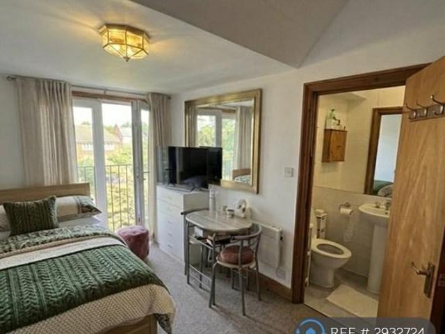 House for rent in London Borough of Ealing, Park Royal