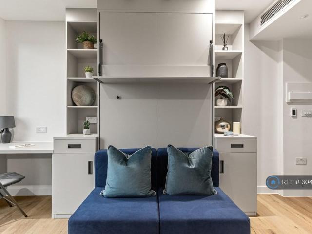 Apartment for rent in London Borough of Ealing, Park Royal
