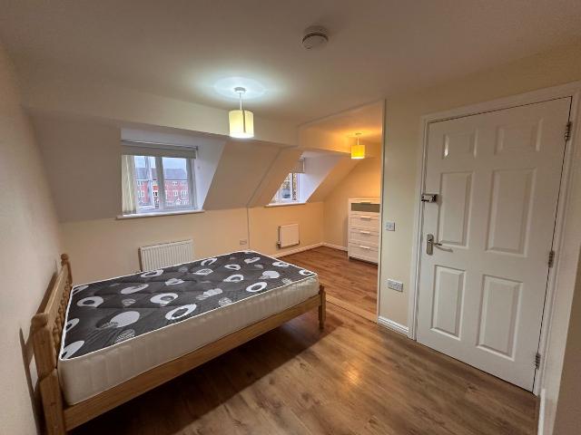 Room for rent in Kingswood