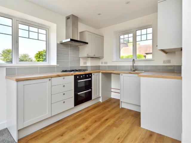 Apartment for rent in Cross In Hand, East Sussex