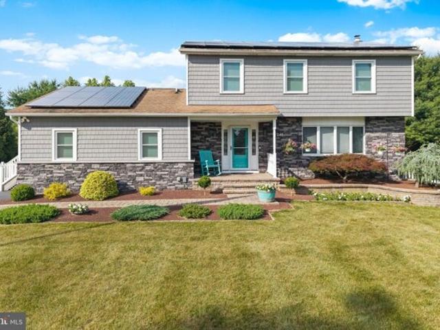 House for sale in Windsor, New Jersey