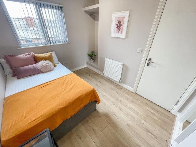 House for rent in Kensington, Calderstones