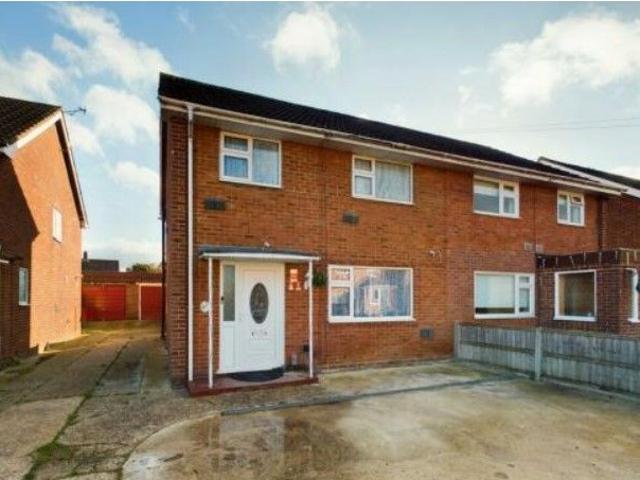 House for rent in Lower Halliford, Surrey