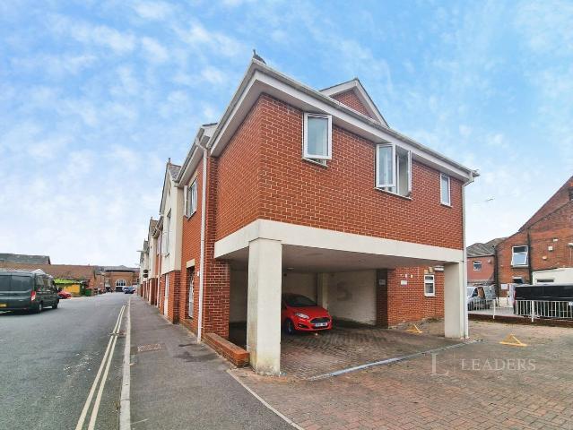 Apartment for rent in Eastleigh, Helford