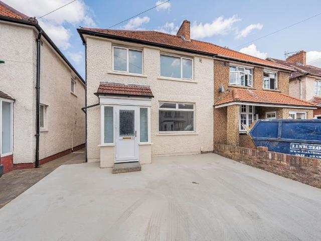 House for rent in Gould's Green, Greater London