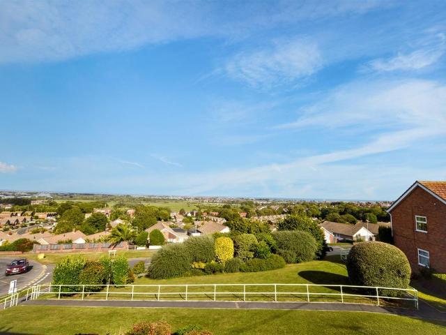 Apartment for rent in Motcombe, Eastbourne