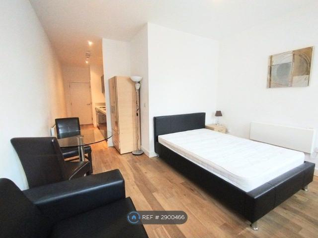 Studio for rent in Little Germany, West Yorkshire