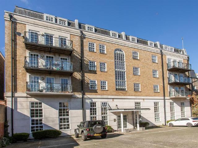 Apartment for rent in Mile End, Greater London