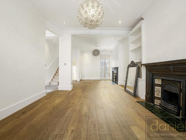 House for rent in Brondesbury, Greater London